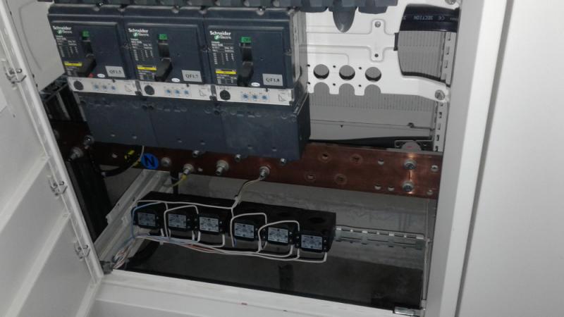 Cмонтированные измерительные трасформаторы тока CIRCUTOR в ячейках 0,4кВ