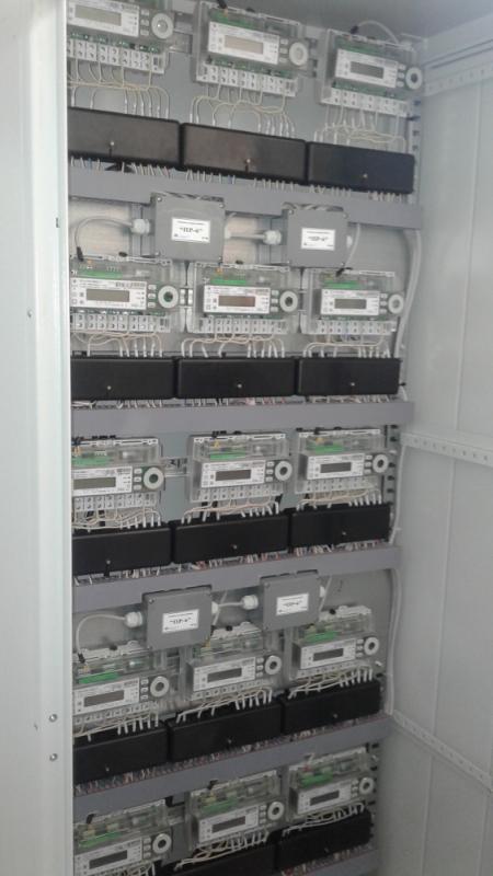 Смонтированный шкаф учета в секции 0,4кВ